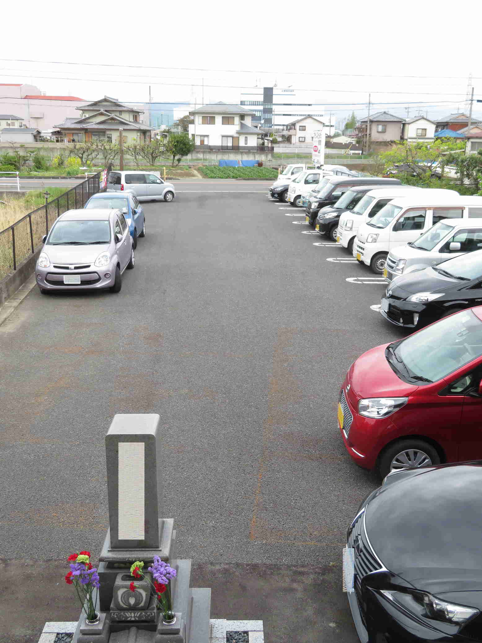 真宗大谷派・東本願寺・浄土真宗愛知県愛西市稲葉町西光寺の西側駐車場